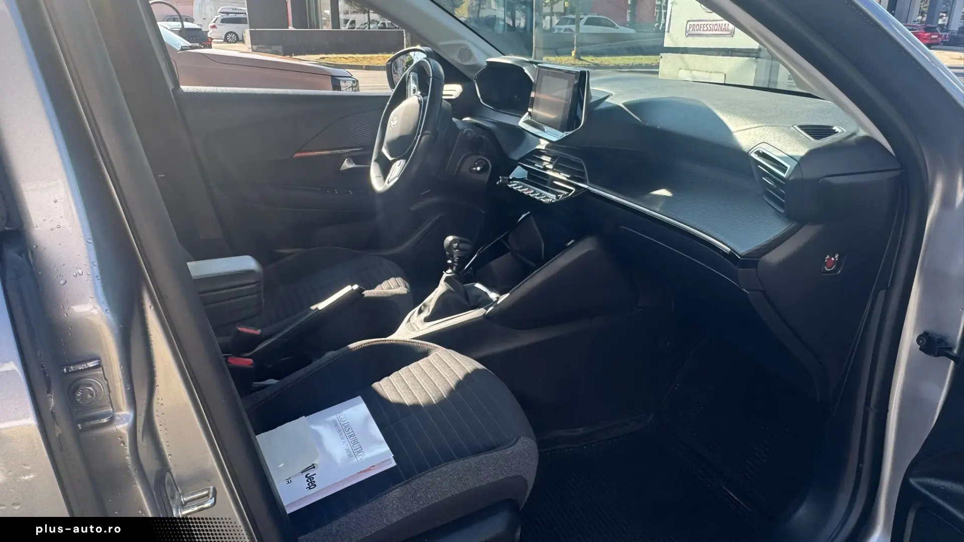 PEUGEOT 208 STYLE