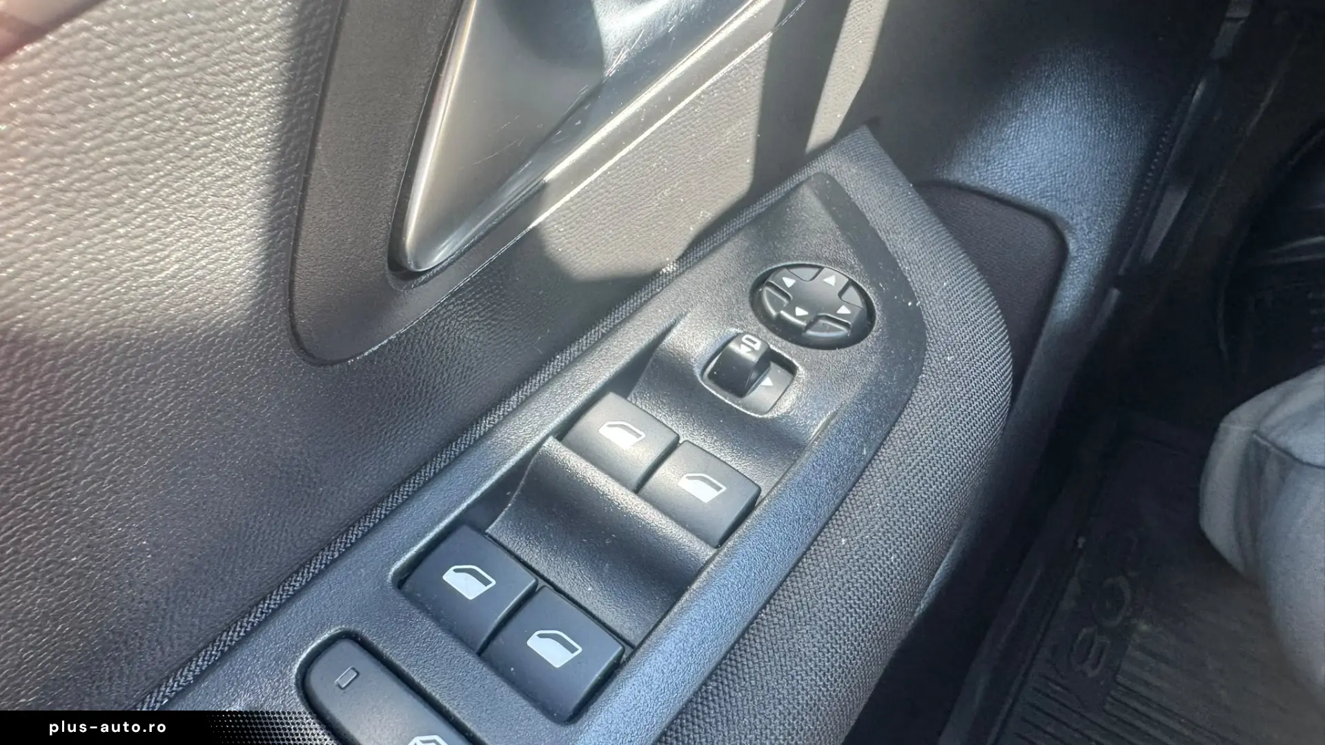 PEUGEOT 208 STYLE