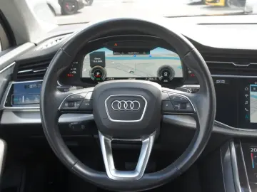 AUDI Q7 55 TFSI e  S LINE LUFTFEDERUNG LASER NP.102t€