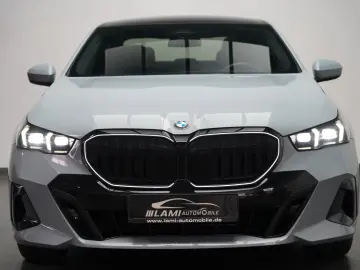 BMW 520d M Sport PRO PANO ICONIC 360 HUD H&K KEY