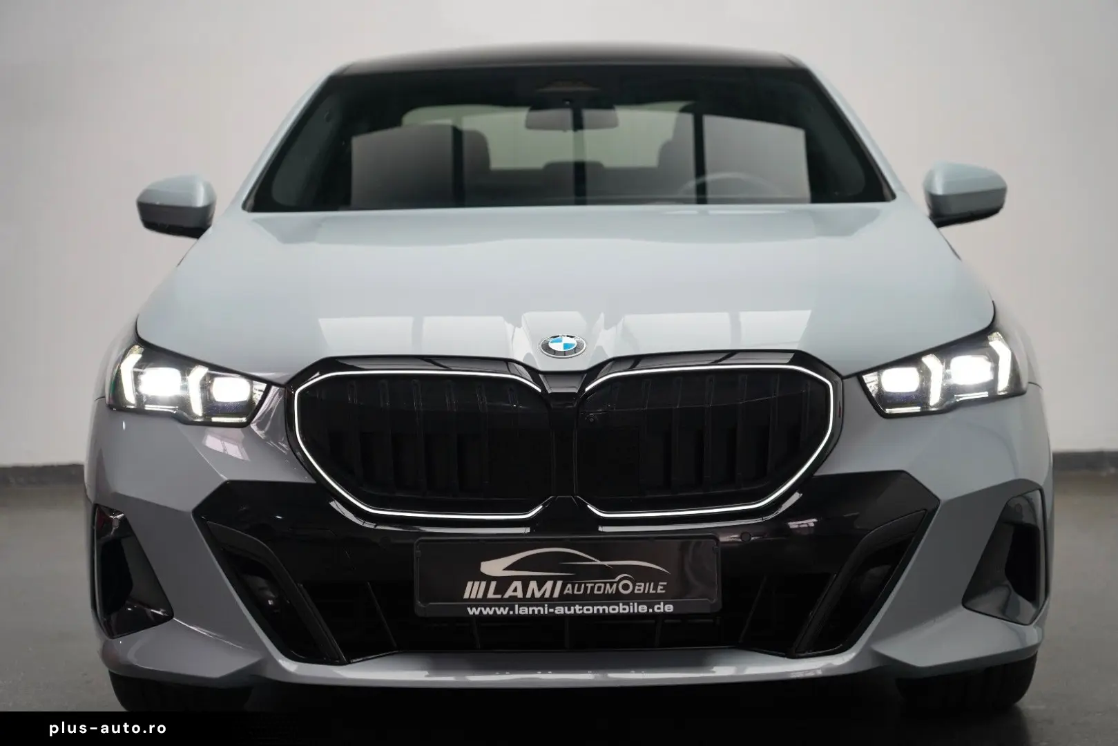 BMW 520d M Sport PRO PANO ICONIC 360 HUD H&K KEY