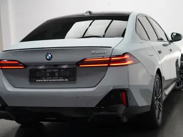 BMW 520d M Sport PRO PANO ICONIC 360 HUD H&K KEY