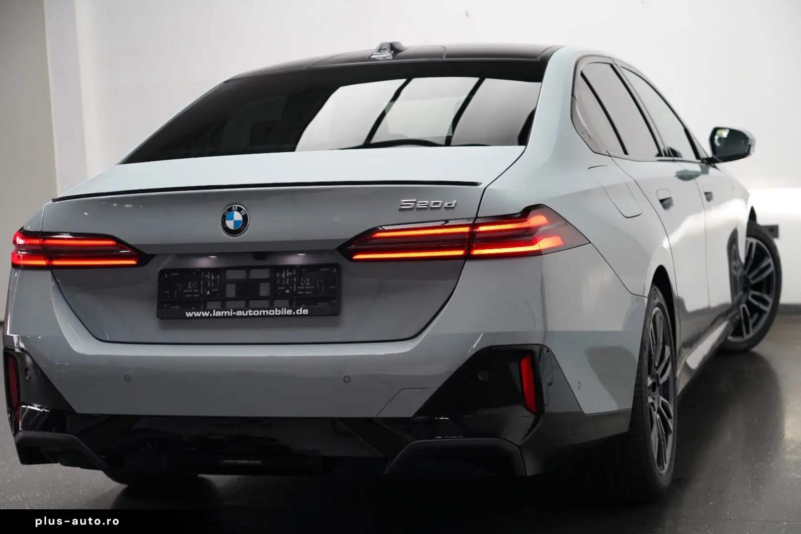 BMW 520d M Sport PRO PANO ICONIC 360 HUD H&K KEY