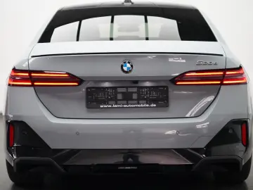 BMW 520d M Sport PRO PANO ICONIC 360 HUD H&K KEY
