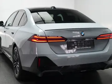 BMW 520d M Sport PRO PANO ICONIC 360 HUD H&K KEY