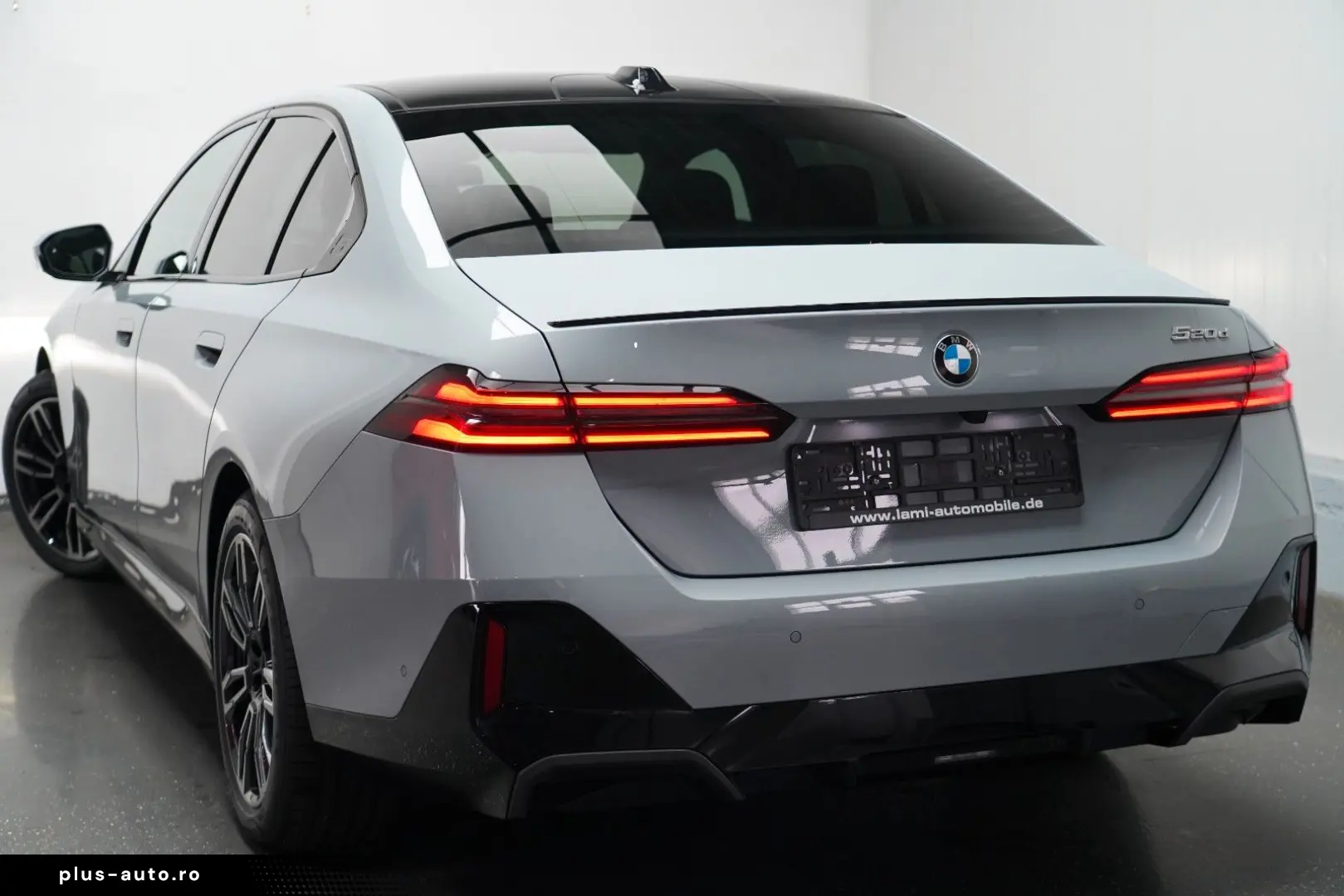 BMW 520d M Sport PRO PANO ICONIC 360 HUD H&K KEY
