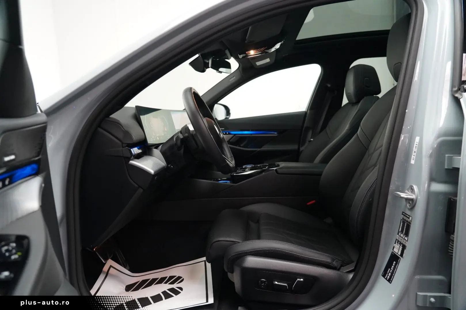 BMW 520d M Sport PRO PANO ICONIC 360 HUD H&K KEY