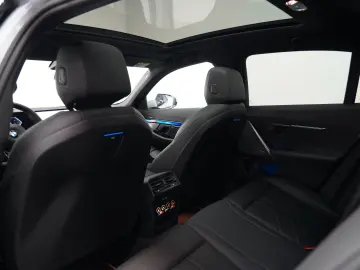 BMW 520d M Sport PRO PANO ICONIC 360 HUD H&K KEY