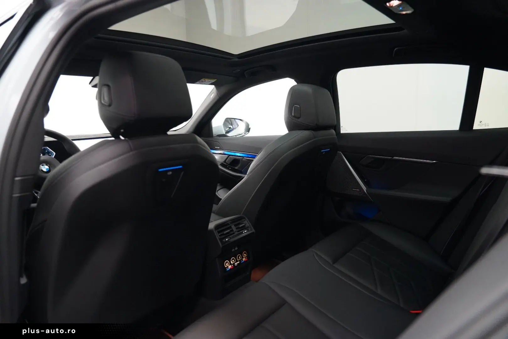 BMW 520d M Sport PRO PANO ICONIC 360 HUD H&K KEY