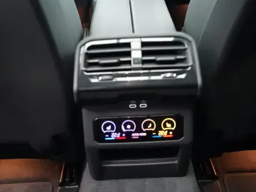 BMW 520d M Sport PRO PANO ICONIC 360 HUD H&K KEY