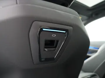 BMW 520d M Sport PRO PANO ICONIC 360 HUD H&K KEY