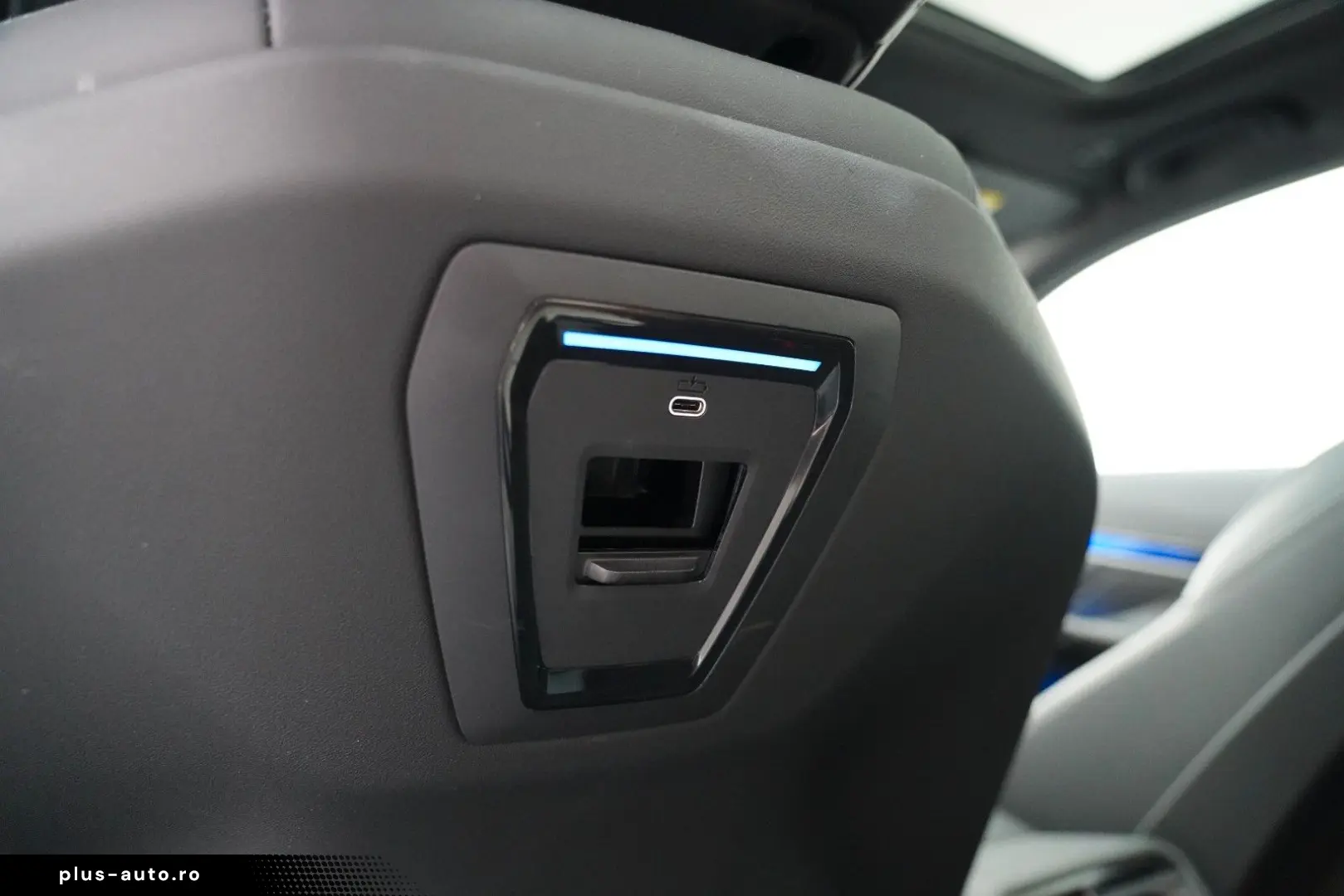 BMW 520d M Sport PRO PANO ICONIC 360 HUD H&K KEY