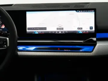 BMW 520d M Sport PRO PANO ICONIC 360 HUD H&K KEY