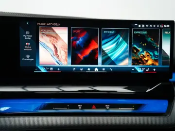 BMW 520d M Sport PRO PANO ICONIC 360 HUD H&K KEY