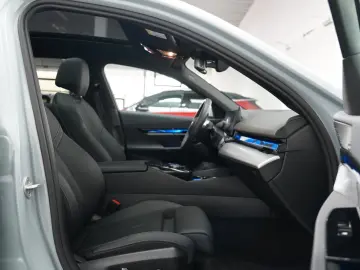 BMW 520d M Sport PRO PANO ICONIC 360 HUD H&K KEY