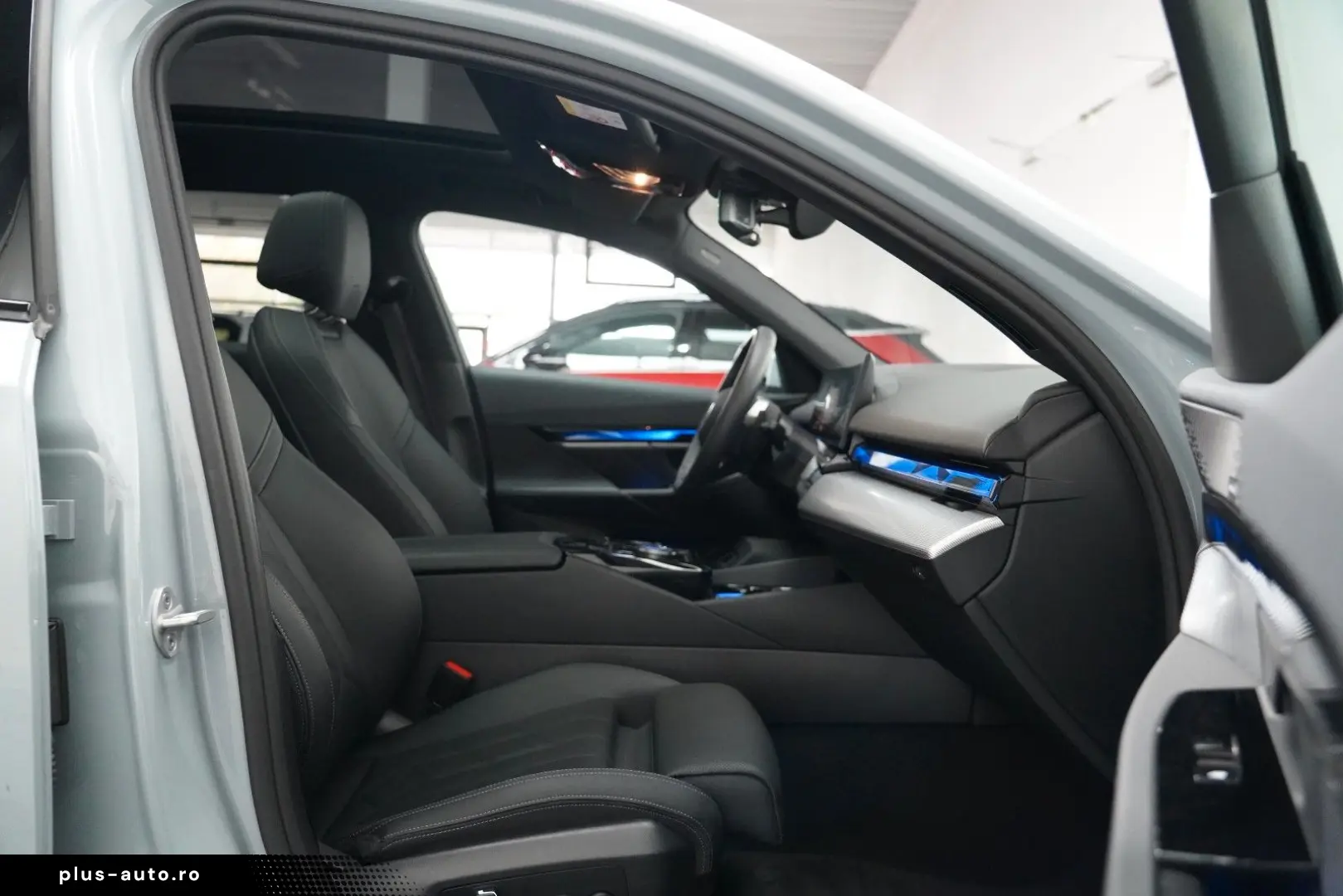 BMW 520d M Sport PRO PANO ICONIC 360 HUD H&K KEY