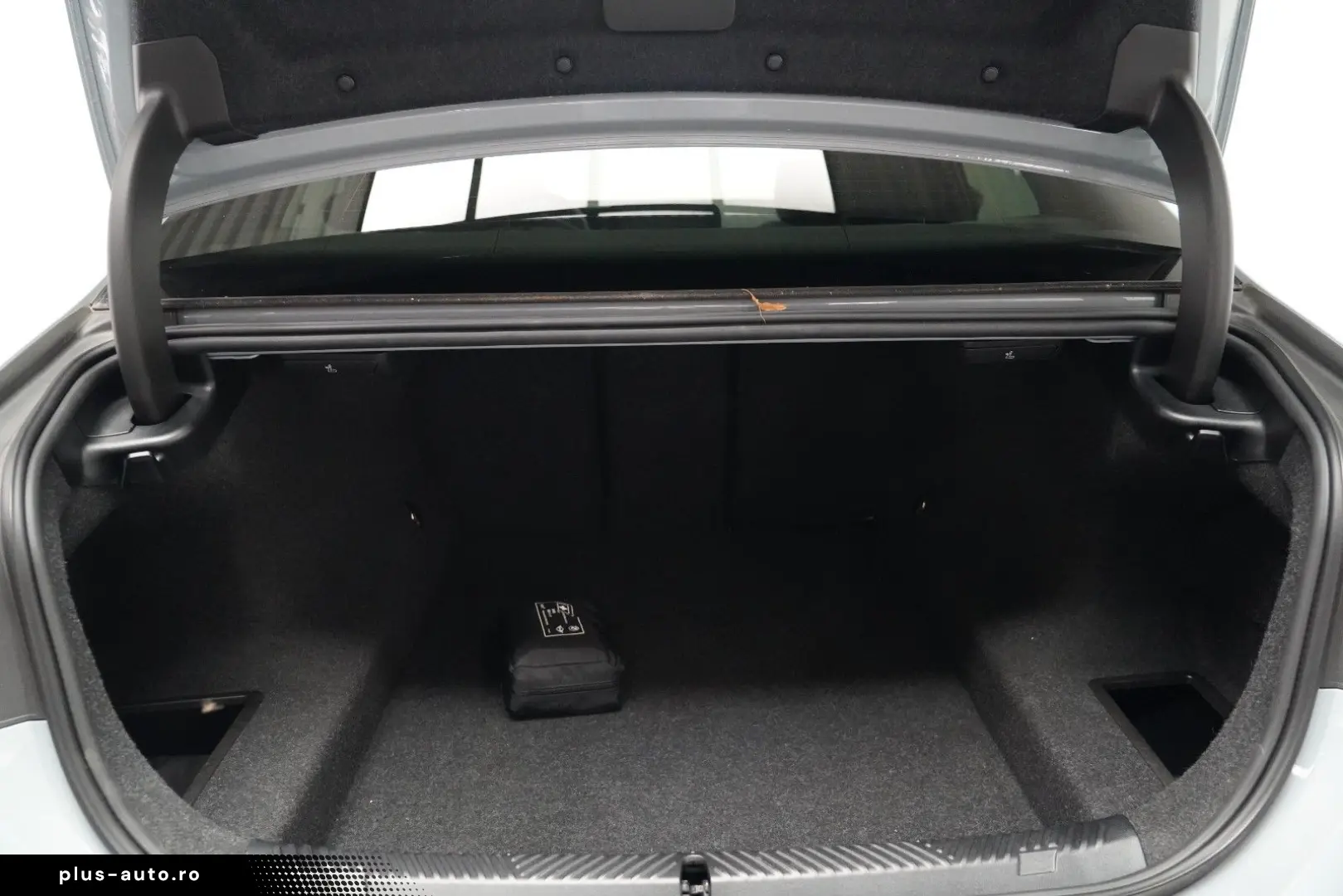 BMW 520d M Sport PRO PANO ICONIC 360 HUD H&K KEY