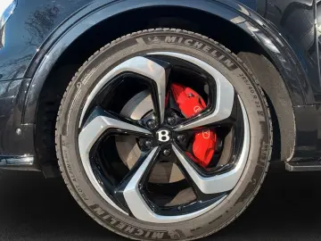 BENTLEY New Bentayga V8 S
