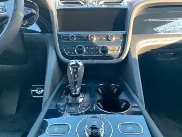 BENTLEY New Bentayga V8 S