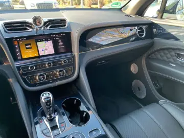 BENTLEY New Bentayga V8 S