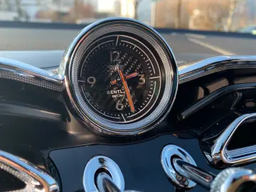 BENTLEY New Bentayga V8 S