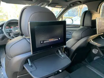 BENTLEY New Bentayga V8 S
