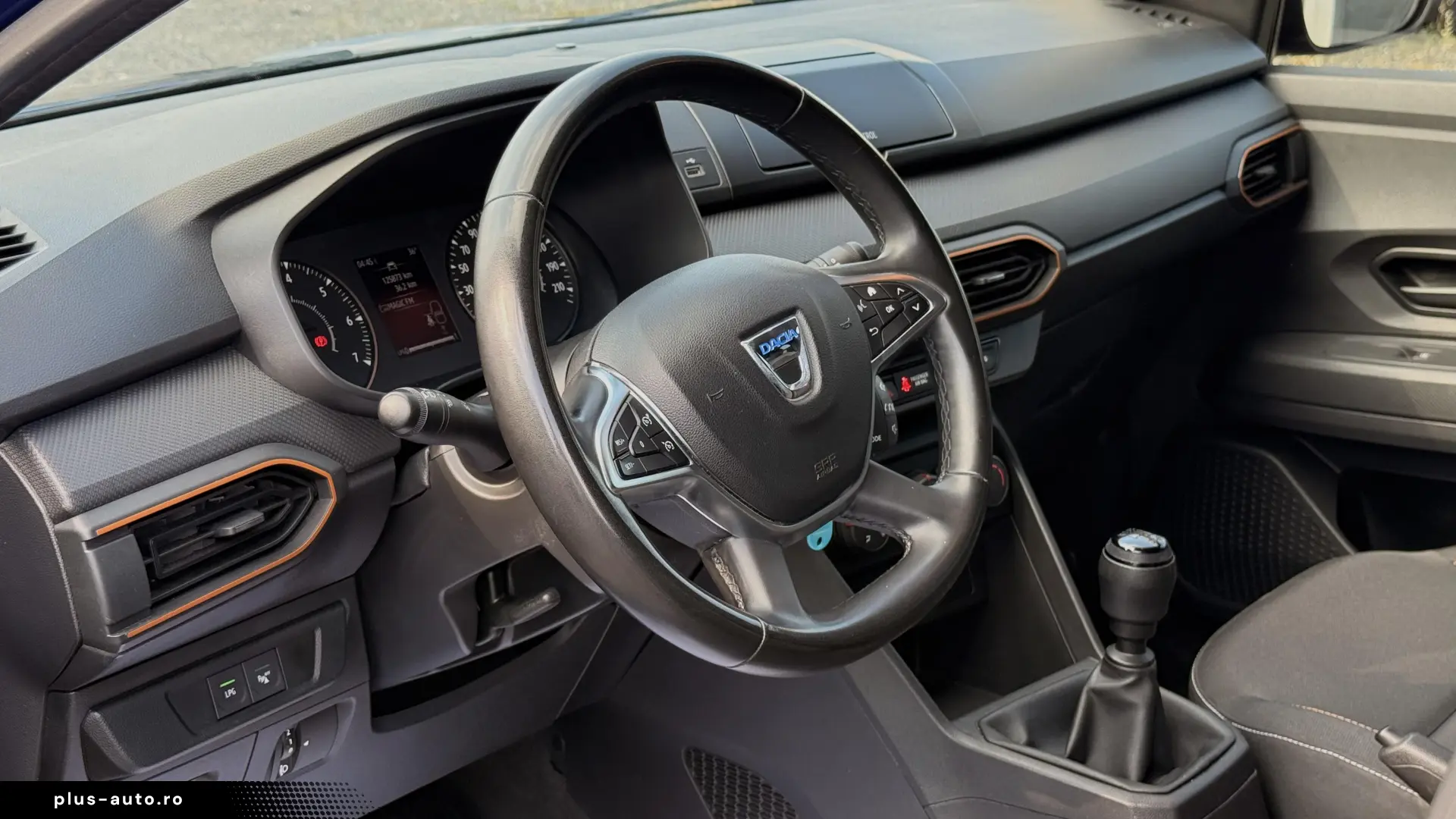 Dacia Sandero Stepway TCe 90 MT6 Essential