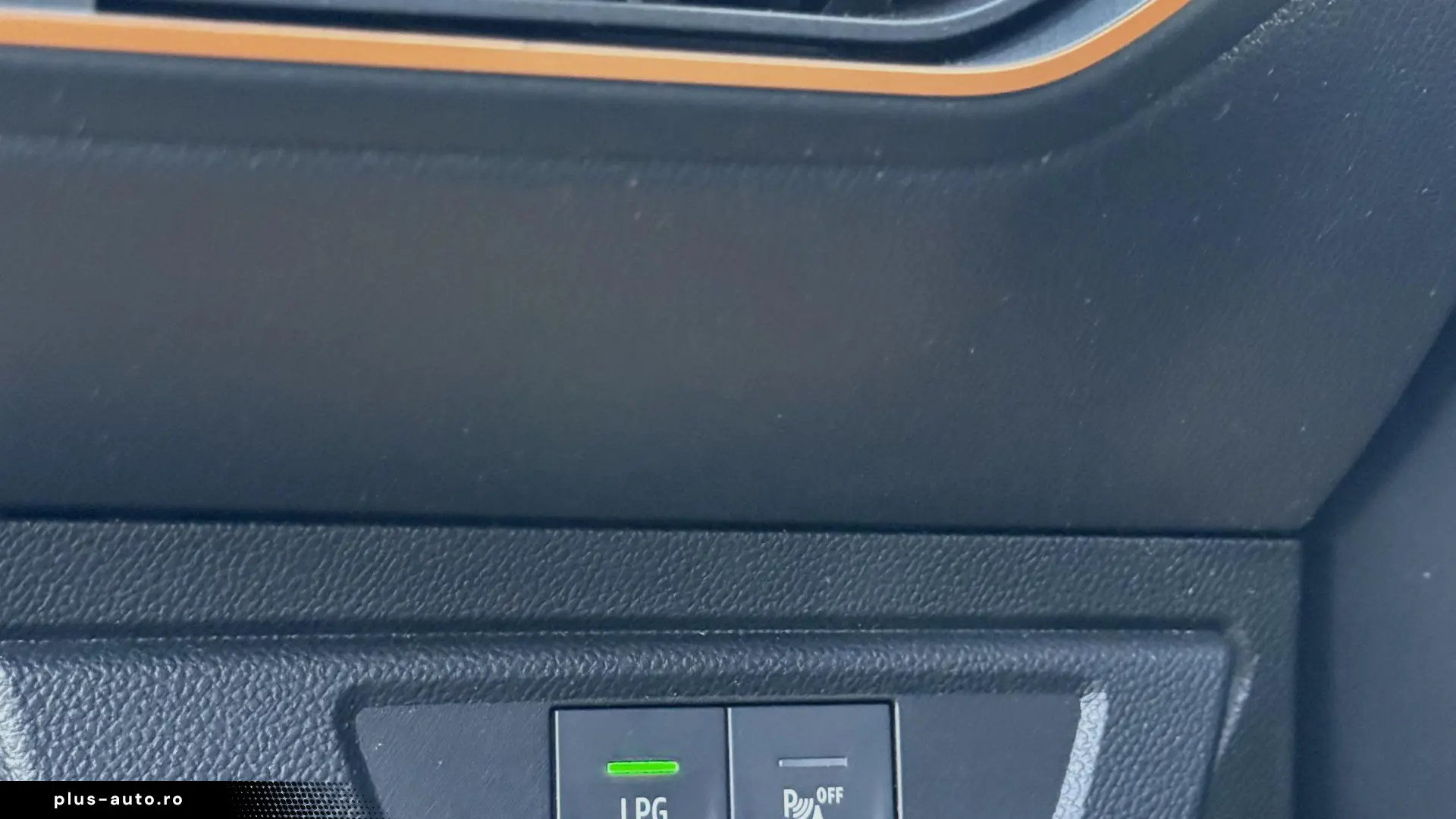 Dacia Sandero Stepway TCe 90 MT6 Essential
