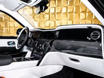 Rolls-Royce Cullinan BLACK BADGE MANSORY