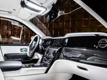 Rolls-Royce Cullinan BLACK BADGE MANSORY