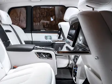 Rolls-Royce Cullinan BLACK BADGE MANSORY