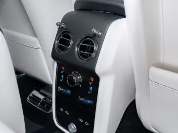 Rolls-Royce Cullinan BLACK BADGE MANSORY