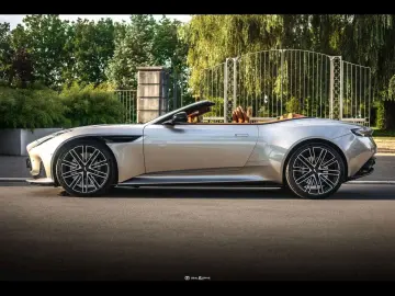 ASTON MARTIN DB12 VOLANTE SPIRIT SILVER PPF BLACK PA…