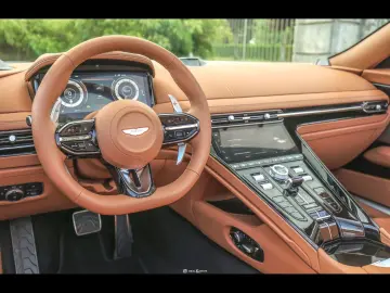 ASTON MARTIN DB12 VOLANTE SPIRIT SILVER PPF BLACK PA…