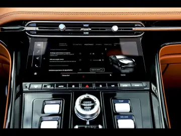 ASTON MARTIN DB12 VOLANTE SPIRIT SILVER PPF BLACK PA…