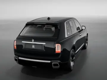 Rolls-Royce Cullinan Silver Badge_MY2026