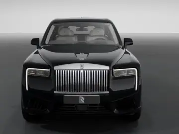 Rolls-Royce Cullinan Silver Badge_MY2026