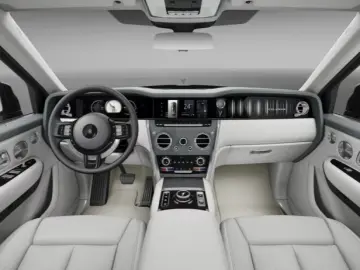 Rolls-Royce Cullinan Silver Badge_MY2026