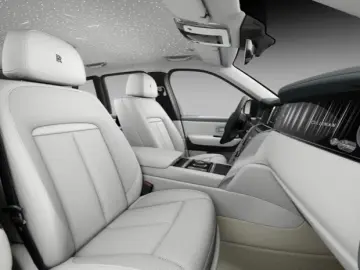 Rolls-Royce Cullinan Silver Badge_MY2026