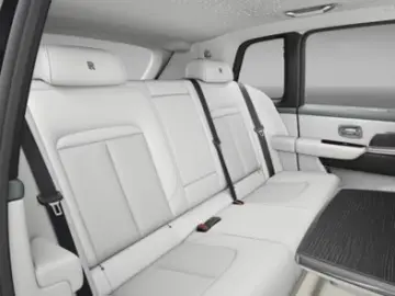 Rolls-Royce Cullinan Silver Badge_MY2026