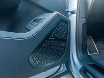 LAMBORGHINI Urus SE  B&O  Dark Package  MY25