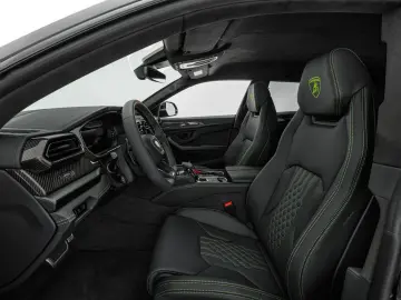 LAMBORGHINI Urus SE