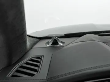 LAMBORGHINI Urus SE