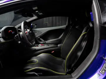 LAMBORGHINI Temerario