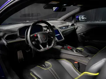 LAMBORGHINI Temerario