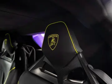 LAMBORGHINI Temerario