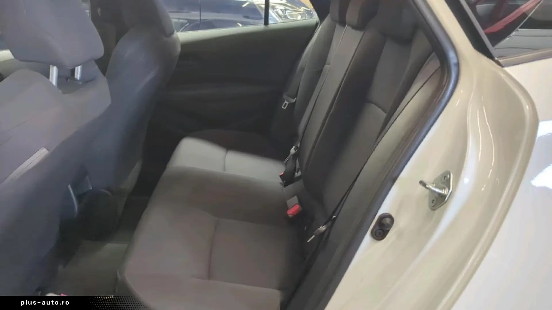 Toyota Corolla 1.8 HSD Business