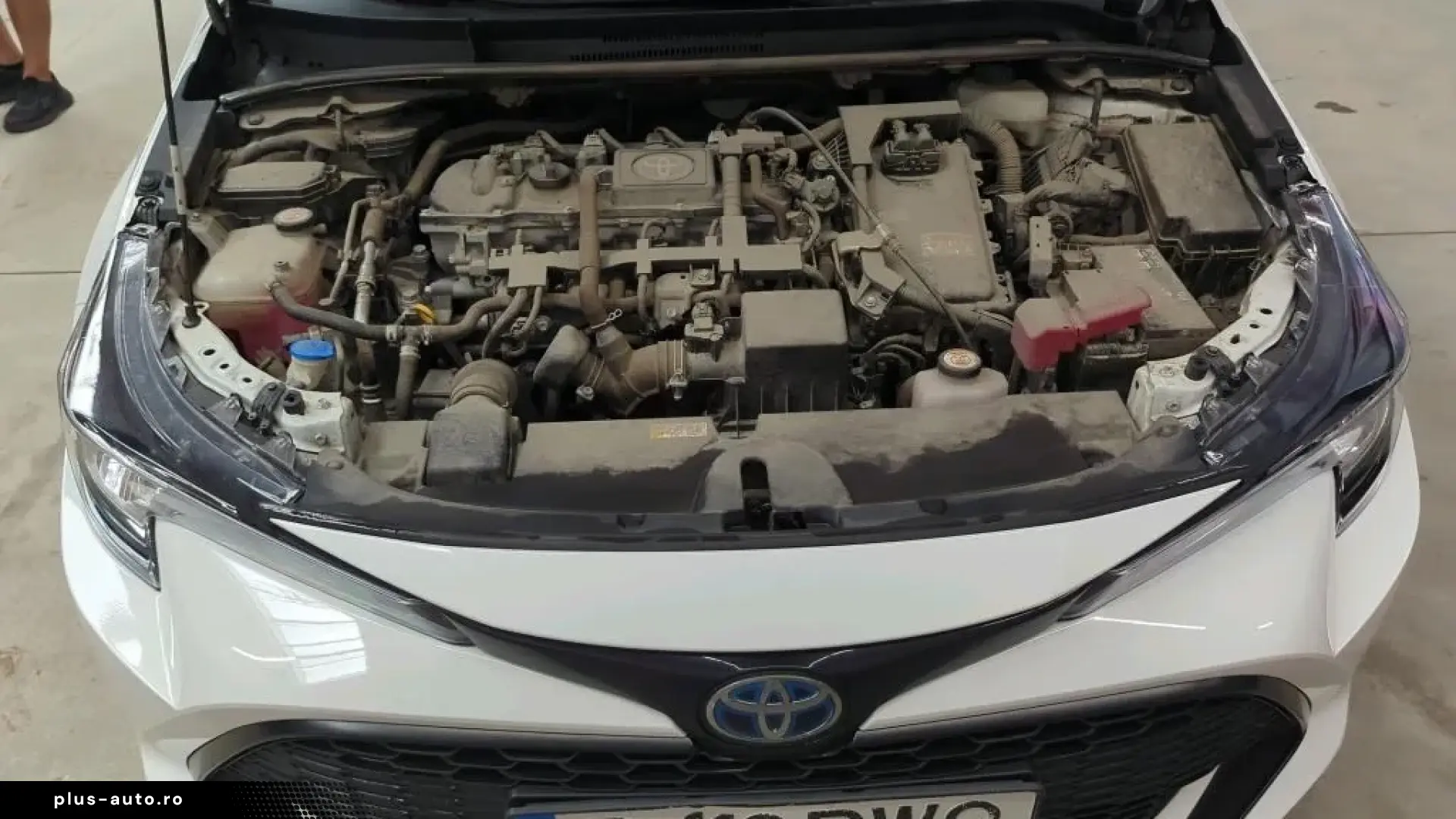 Toyota Corolla 1.8 HSD Business