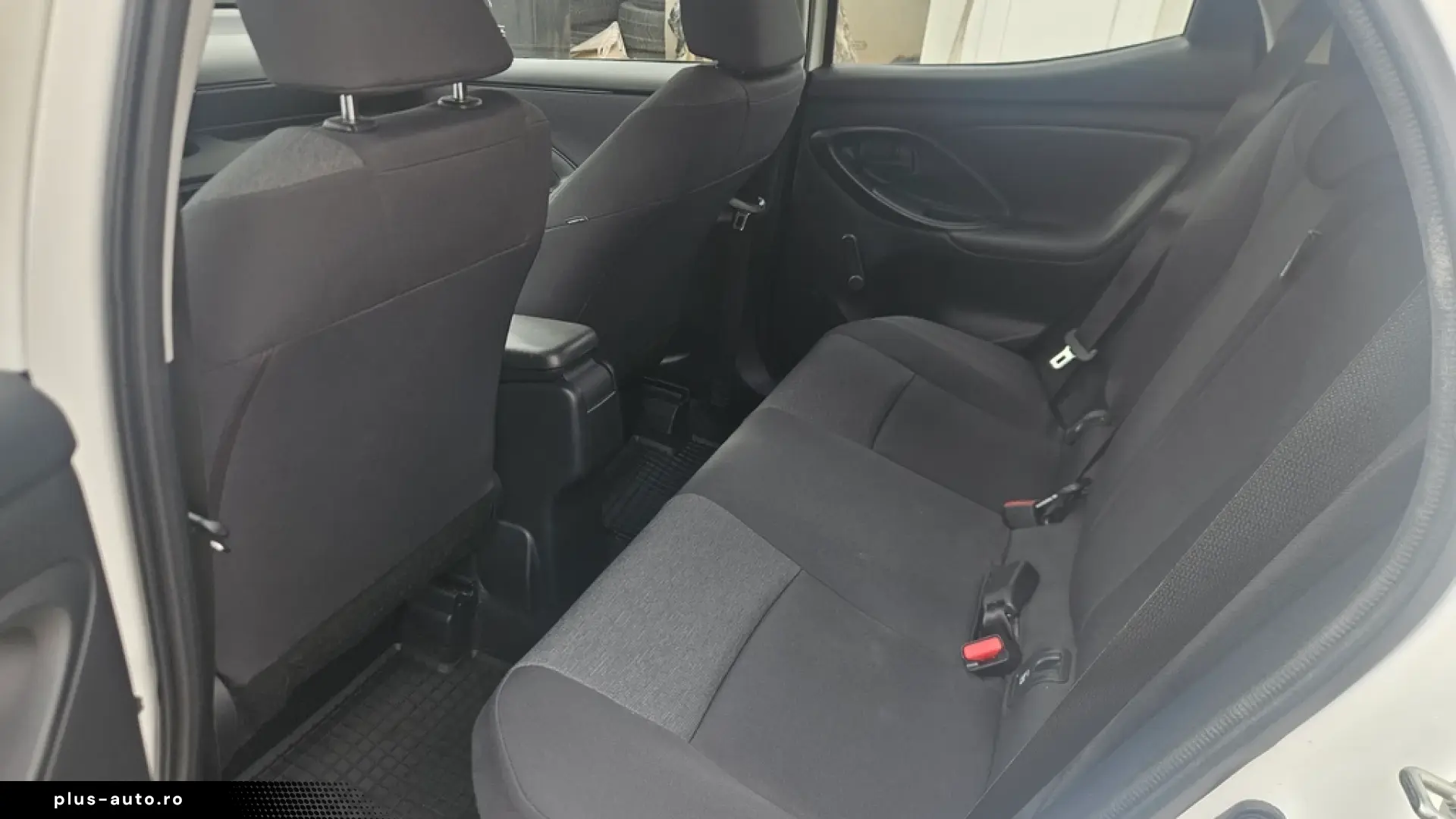 Toyota Yaris 1.5 VVT-i HSD Active