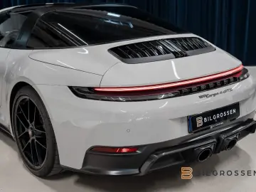 PORSCHE 911 Targa 4 GTS SportDesign Carbon Lyft BOSE